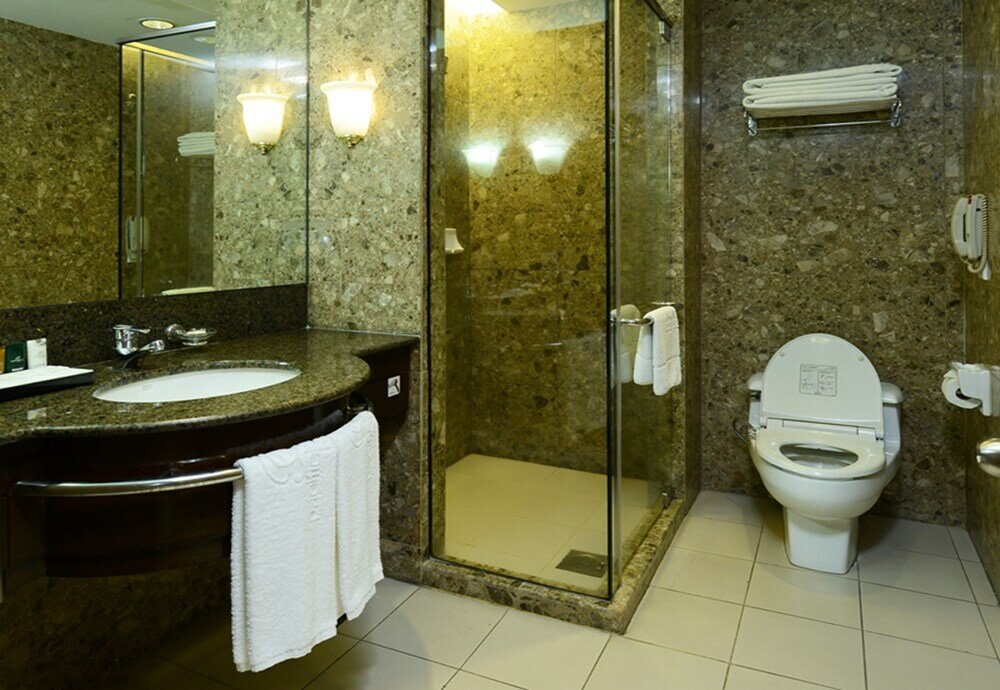 Фото Pacific Regency Hotel Suites