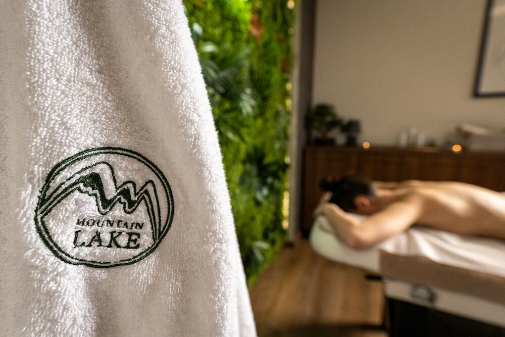 Фото Mountain Lake Hotel