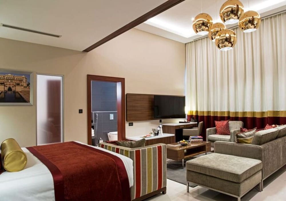 Фото The Envoy Hotel