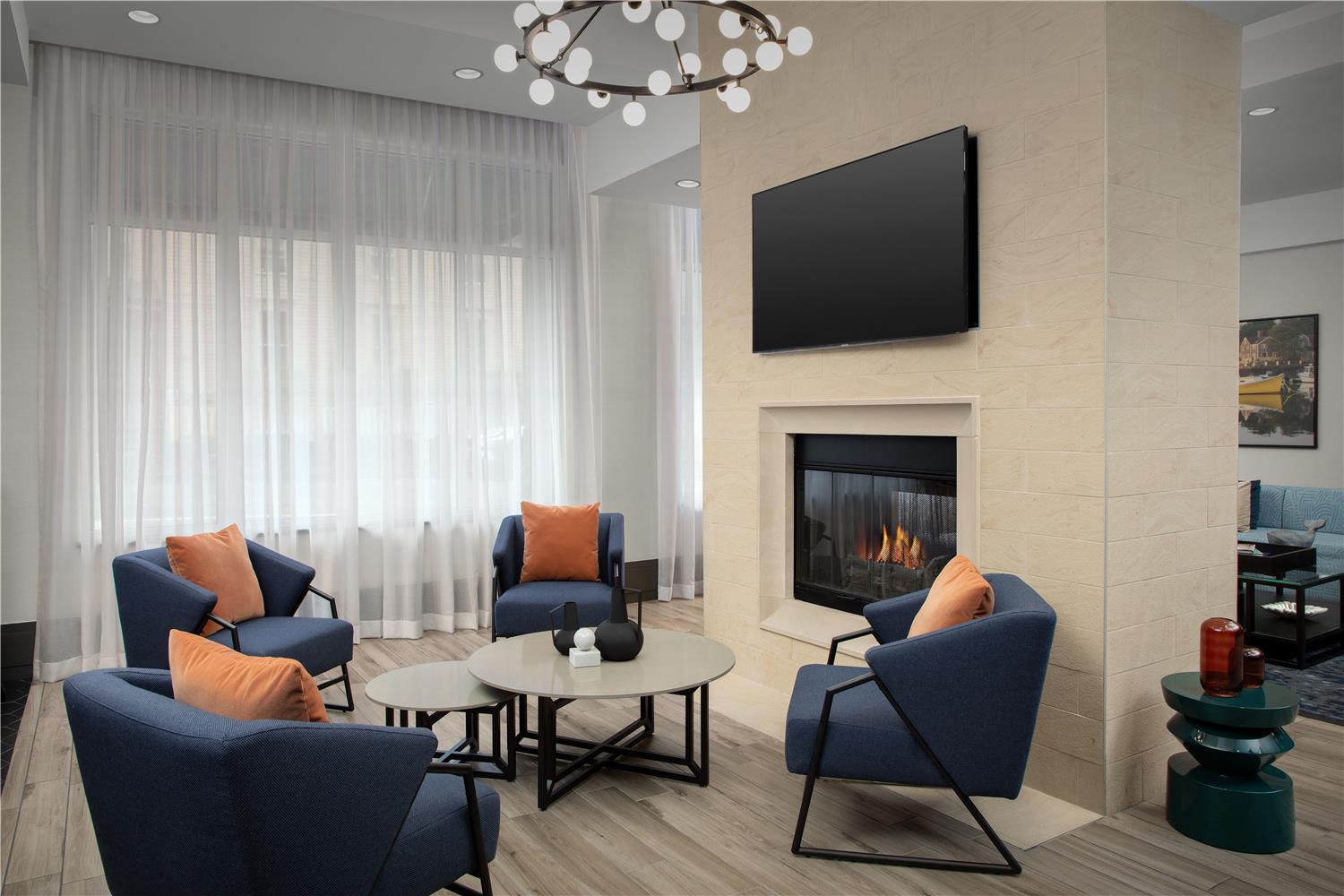 Фото Hilton Garden Inn Portsmouth Downtown