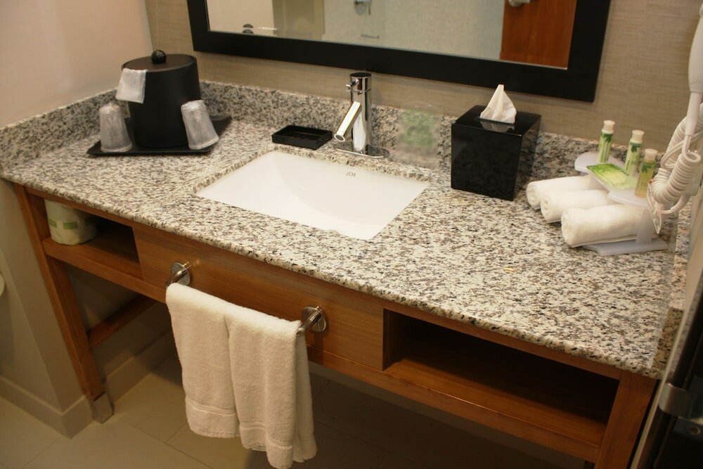 Фото Holiday Inn Express North Hollywood - Burbank Area, an Ihg Hotel