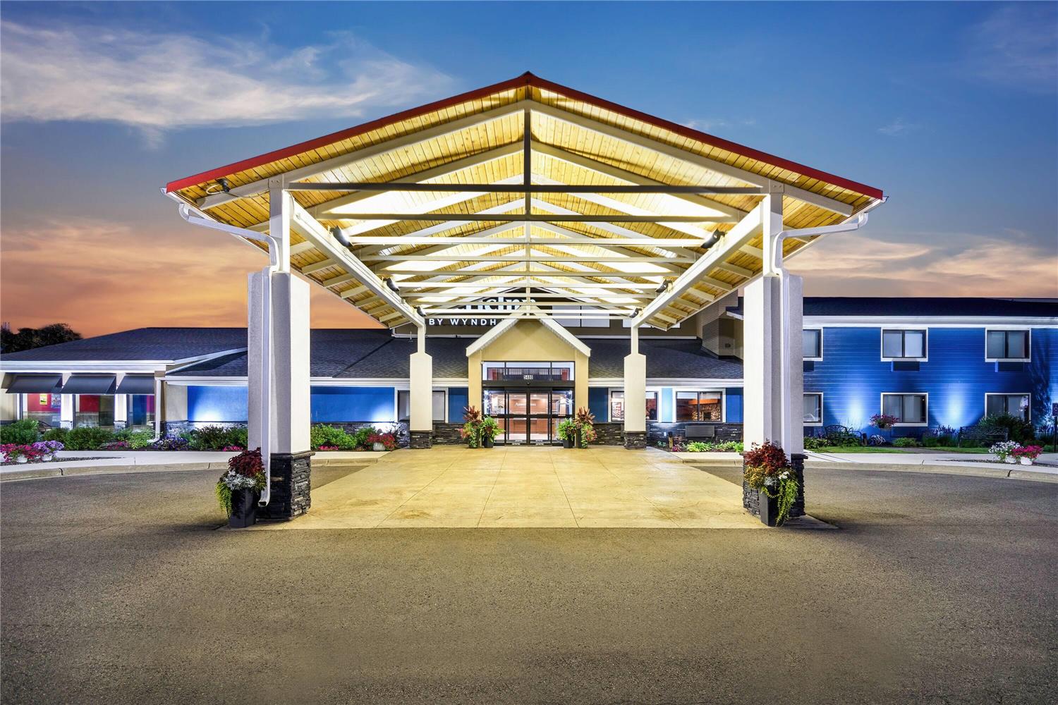 Фото AmericInn by Wyndham Virginia