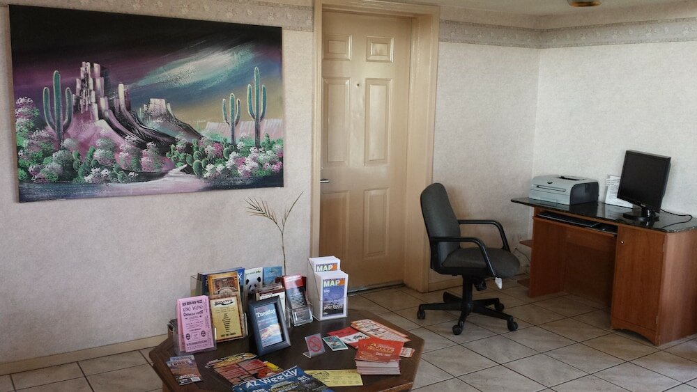 Фото Howard Johnson by Wyndham Phoenix Airport/Downtown Area