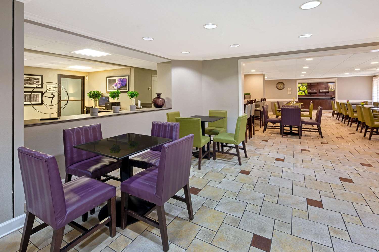 Фото La Quinta Inn & Suites by Wyndham Miami Airport East