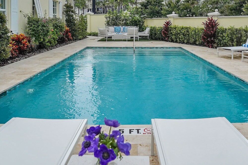 Фото The Pillars Hotel & Club