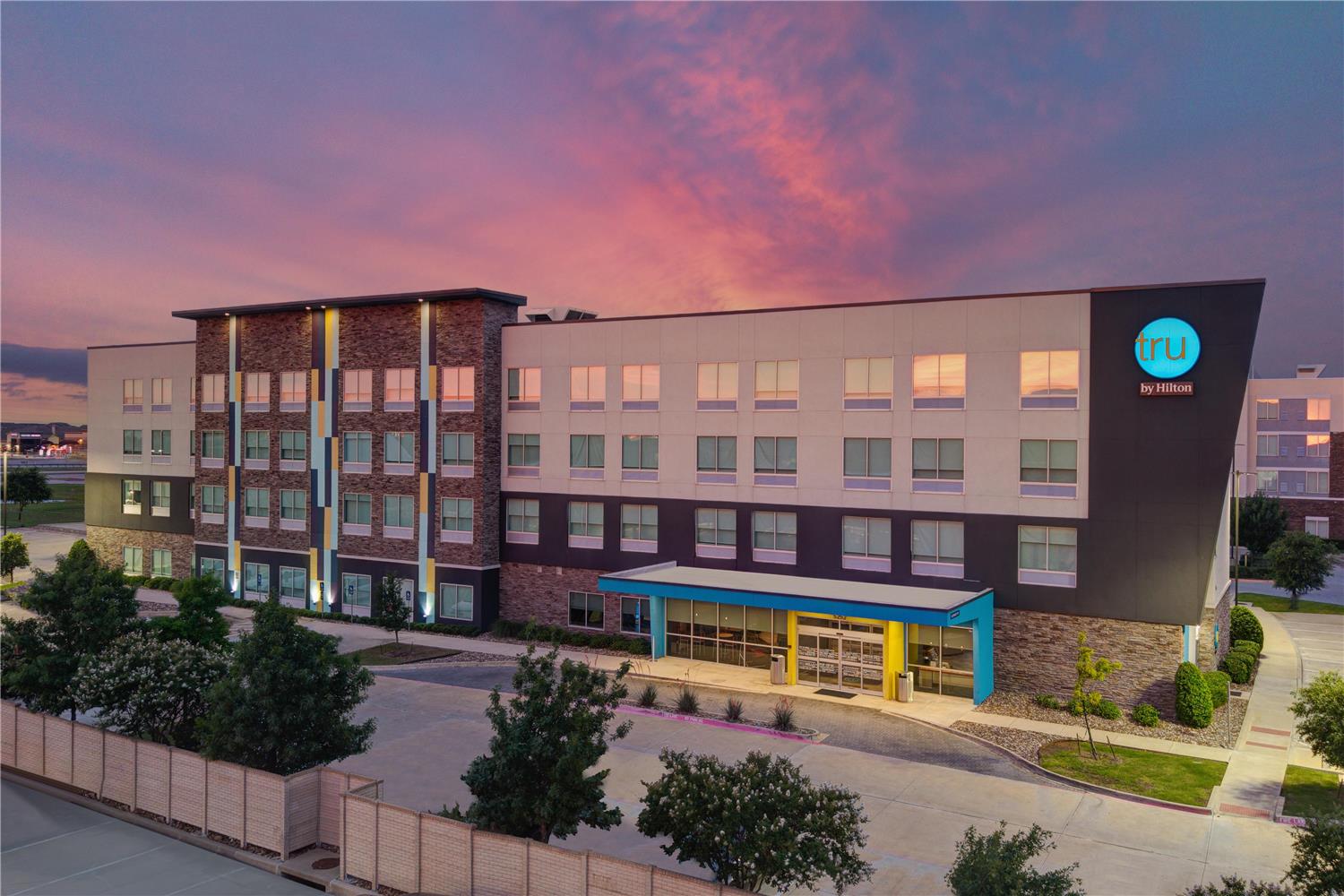 Фото Tru by Hilton The Colony Dallas
