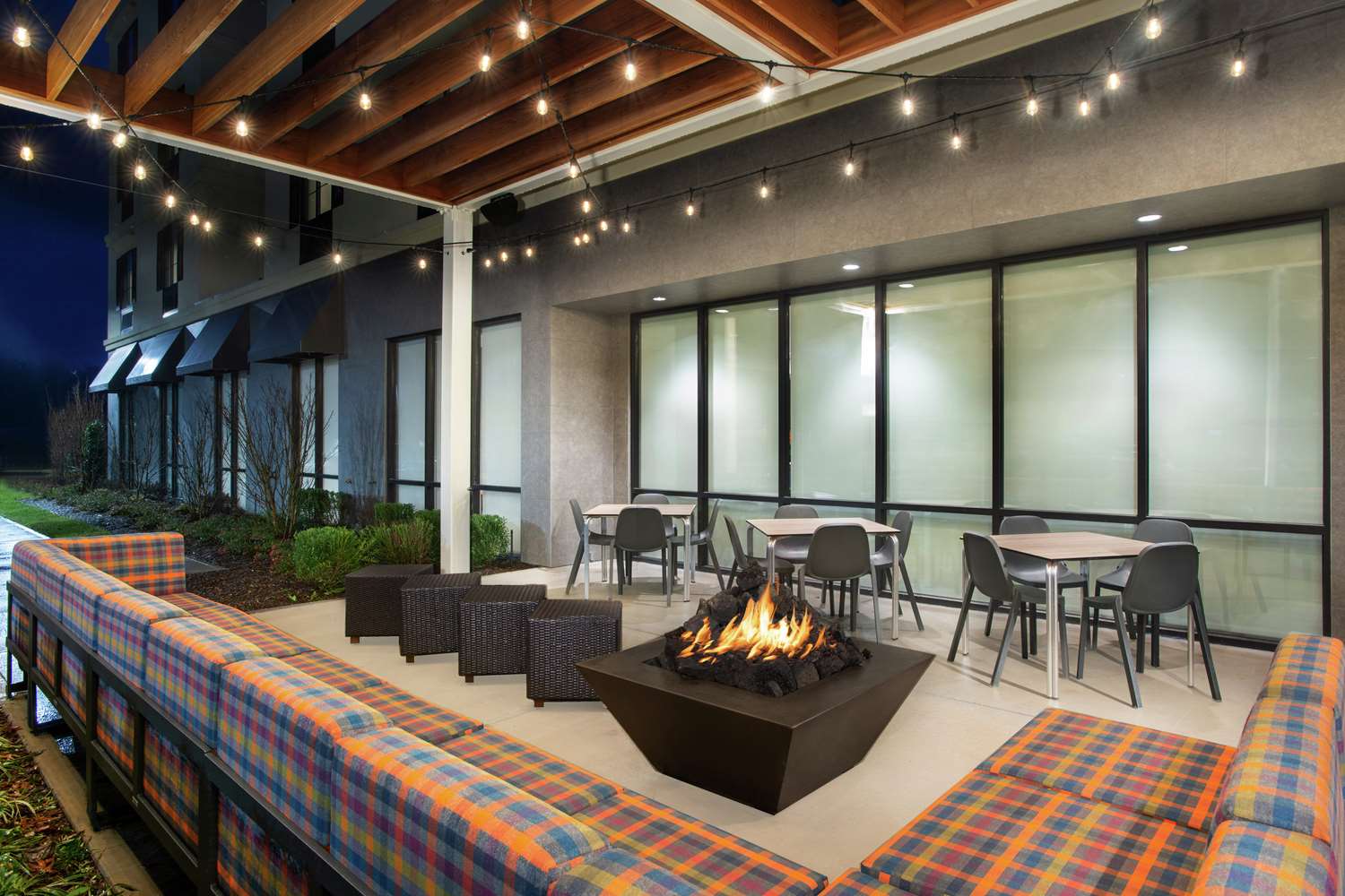 Фото Home2 Suites by Hilton Long Island Brookhaven