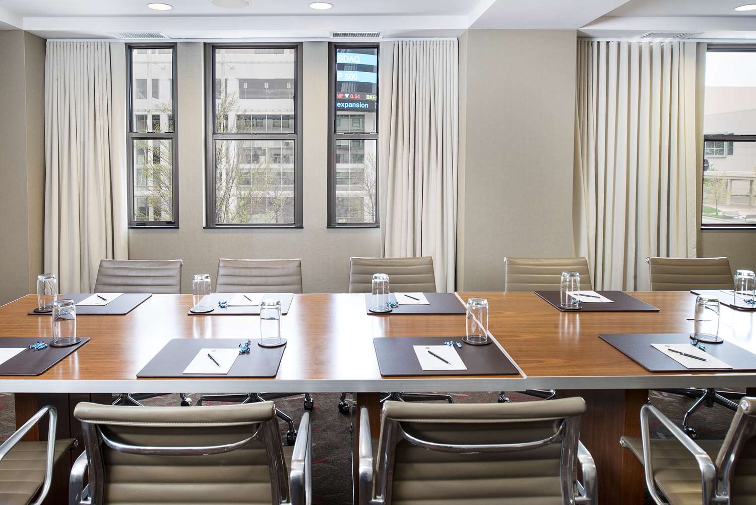 Фото Colcord Hotel