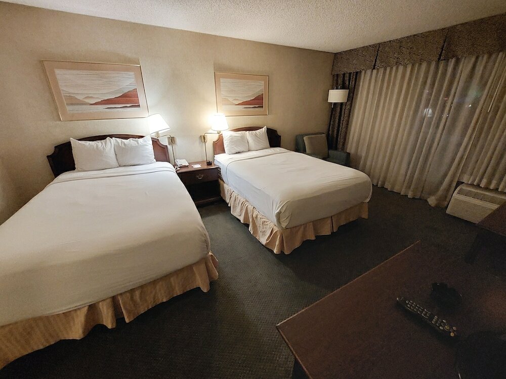 Фото Ramada by Wyndham Reno Hotel and Casino