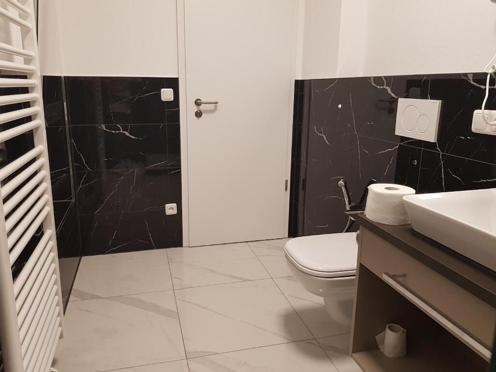 Фото Hotel Emiliana am Bahnhof