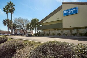 Гостиница Rodeway Inn Tampa near Busch Gardens - Usf