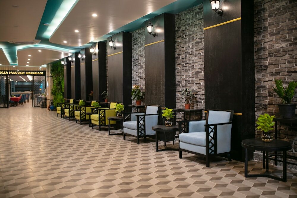 Фото Azalea Parkview Hotel