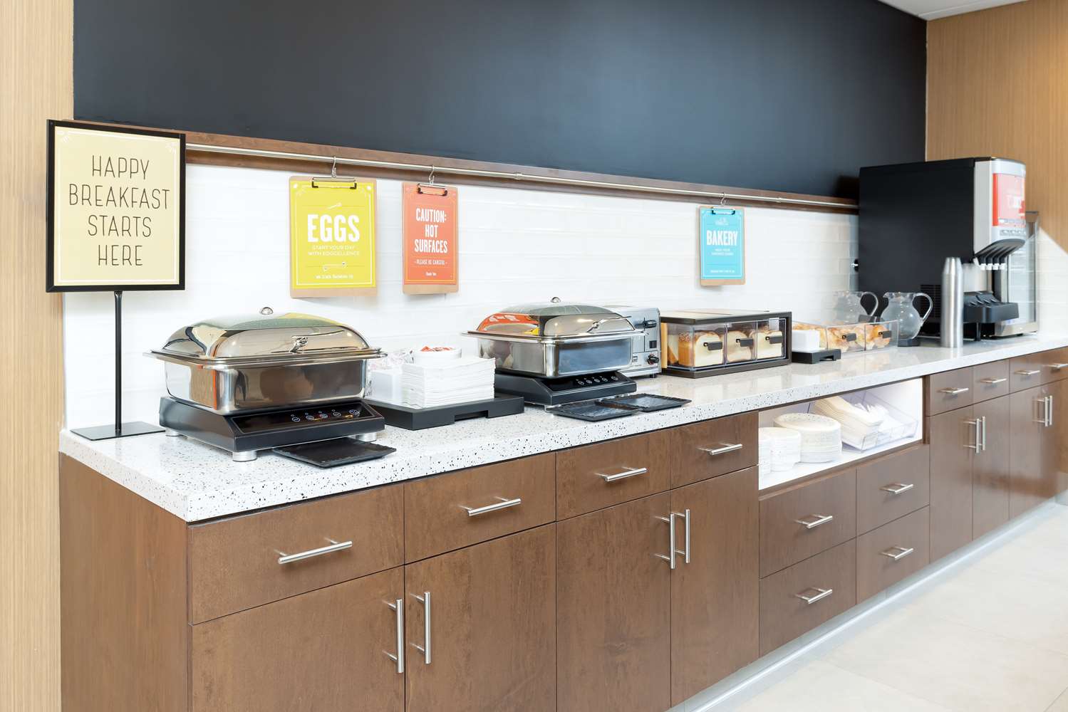 Фото Hampton Inn & Suites Santa Rosa Sonoma Wine Country