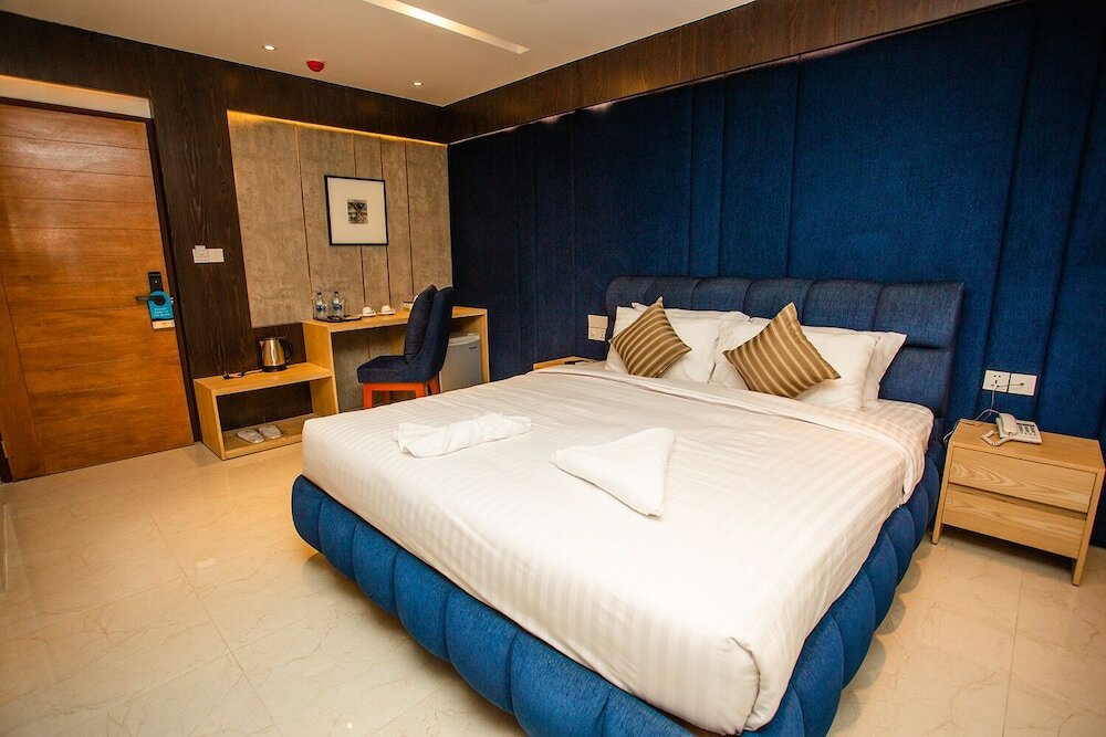 Фото Royal Raj Hotel