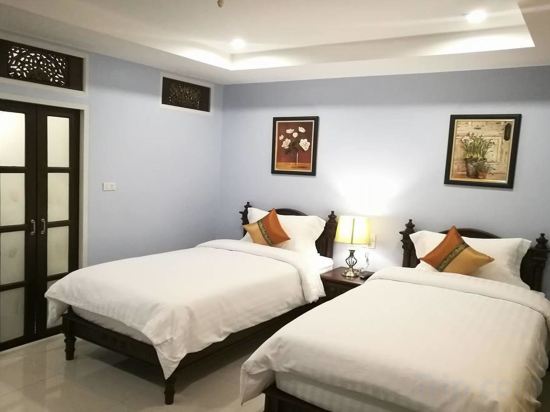 Фото The Velvet Orchid