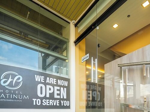 Гостиница RedDoorz Plus @ Hotel Platinum Occidental Mindoro в Провинции Западный Миндоро