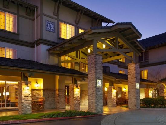 Фото Larkspur Landing Hillsboro - An All-Suite Hotel