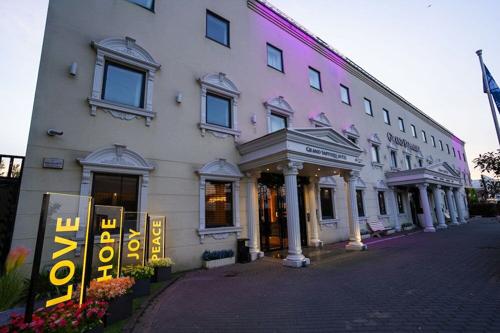 Фото Grand Sapphire Hotel