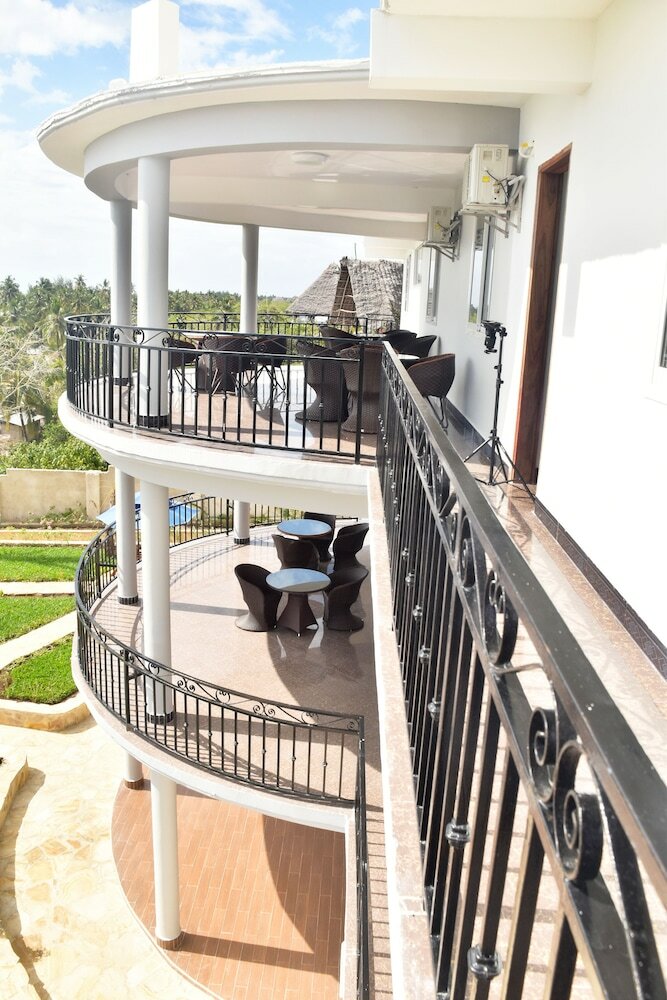 Фото Sea Crest Hotel