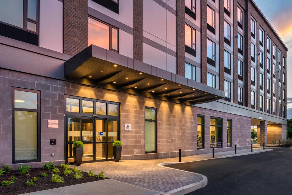 Фото Holiday Inn Express Boston Logan Airport - Revere, an Ihg Hotel