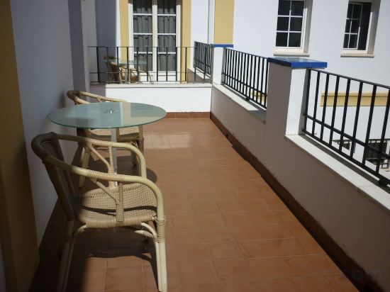 Фото Hotel Macià Alfaros