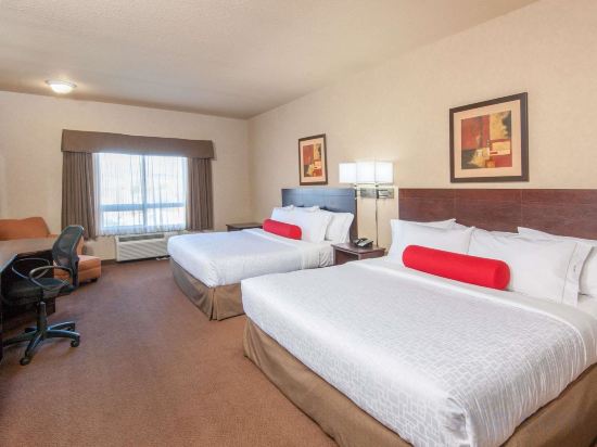 Фото Ramada by Wyndham Drumheller Hotel & Suites