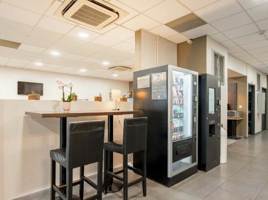 Фото B&b Hotel Maubeuge Gare