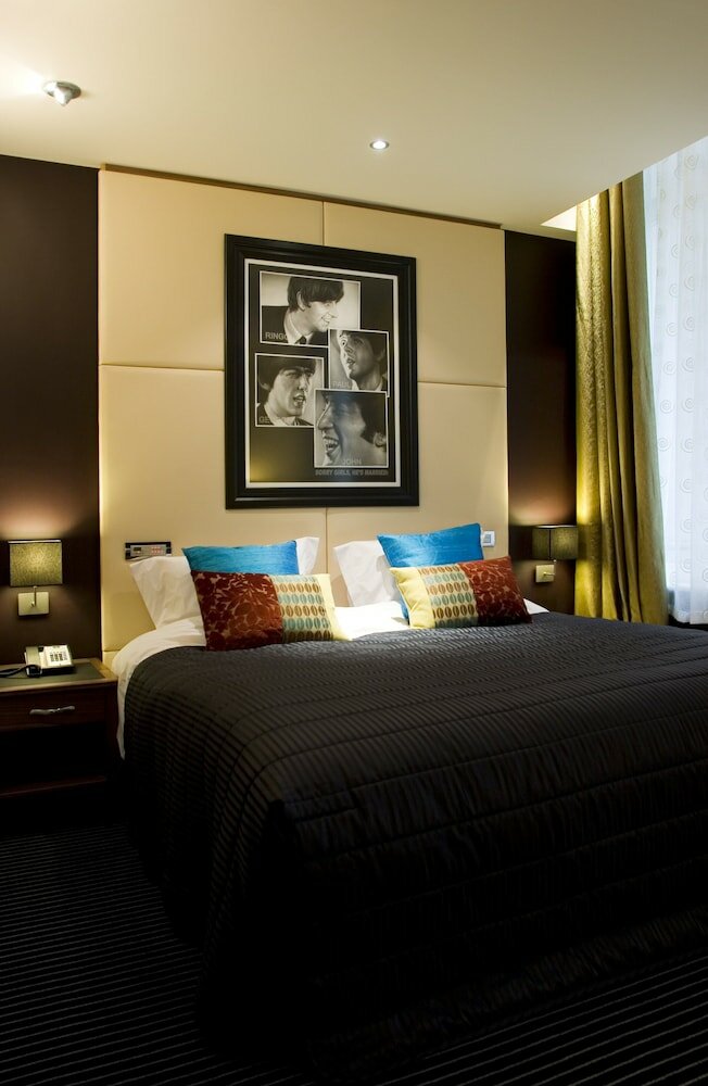 Фото Hard Days Night Hotel