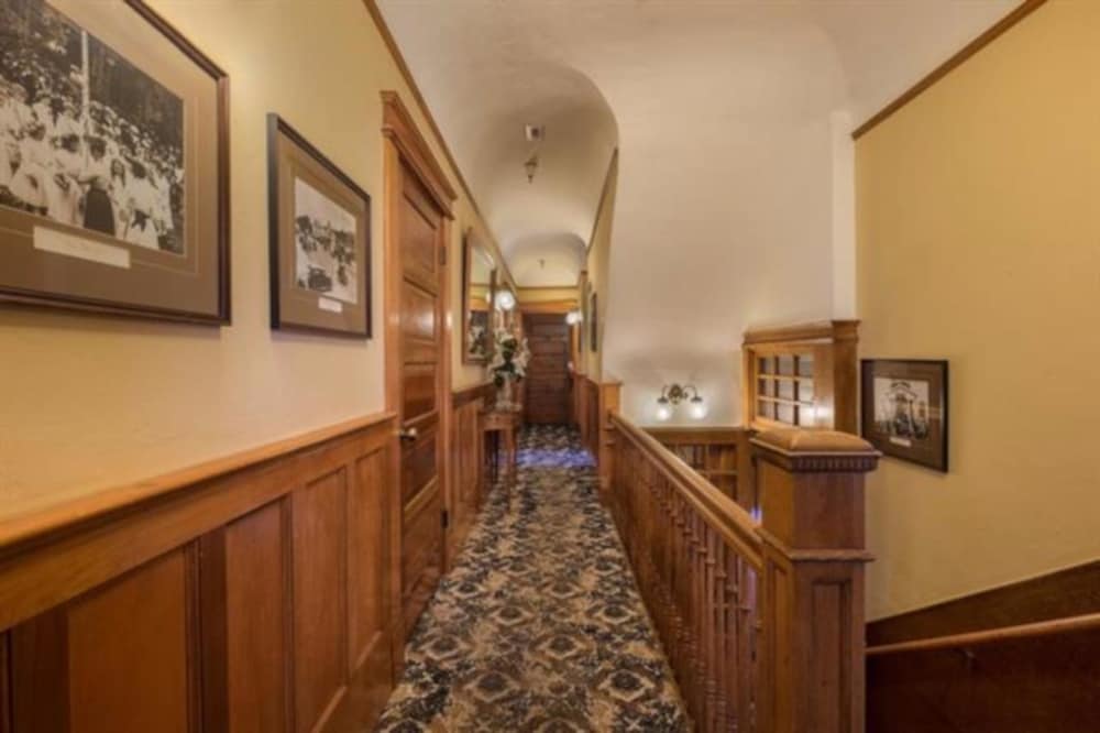 Фото Pacific Grove Inn