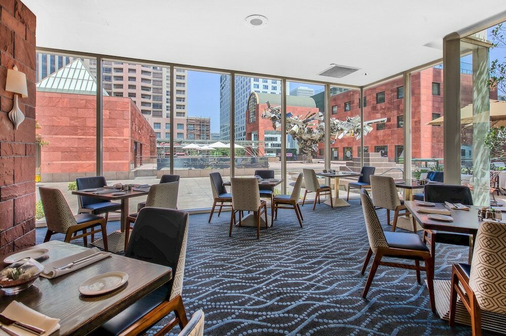 Фото Omni Los Angeles Hotel at California Plaza