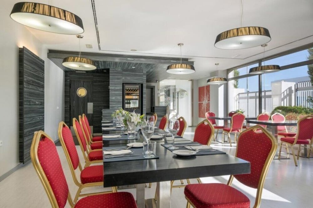 Фото Hotel Eurostars Arenas de Pinto