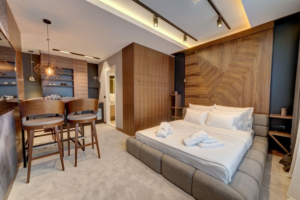 Фото Black Pearl Luxury Suites