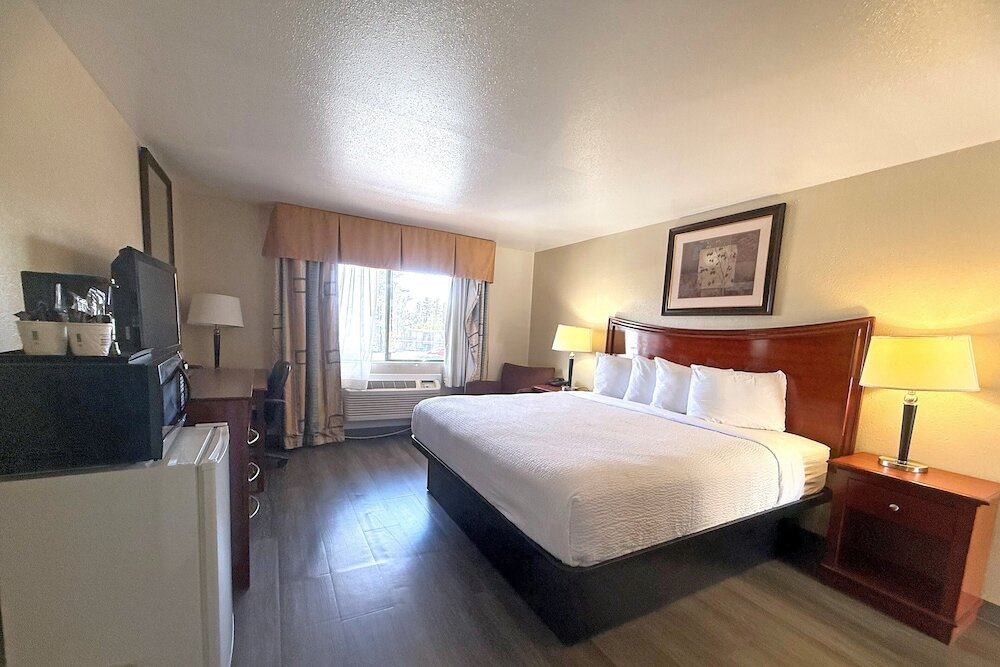 Фото Travelodge by Wyndham Klamath Falls