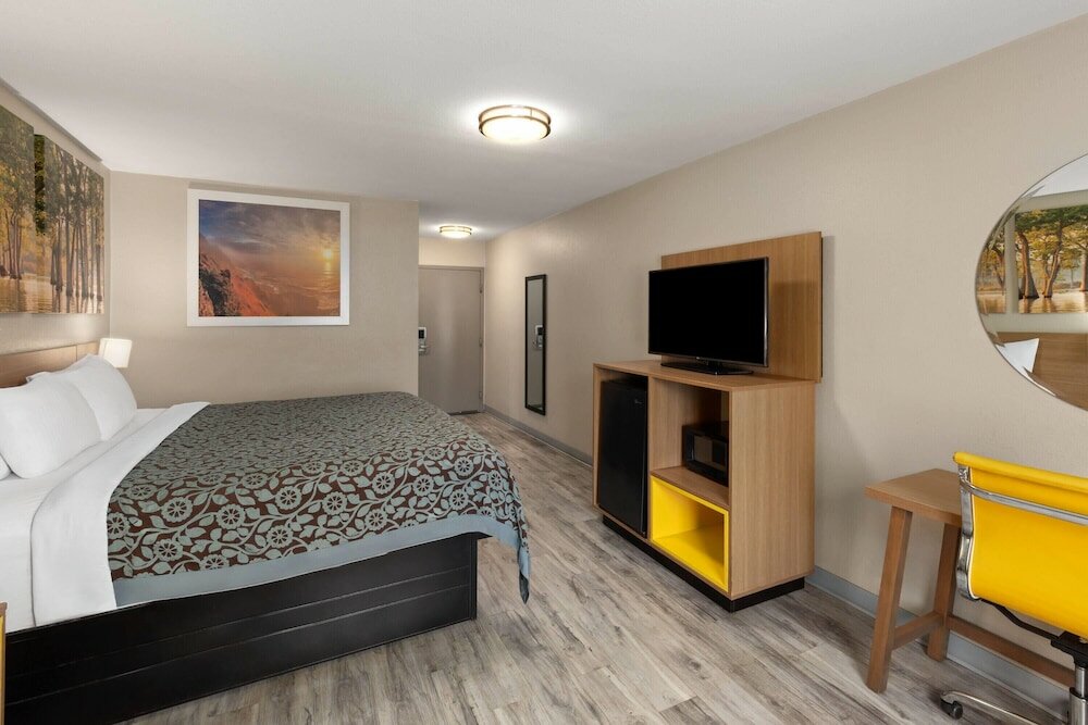 Фото Days Inn by Wyndham Lincoln