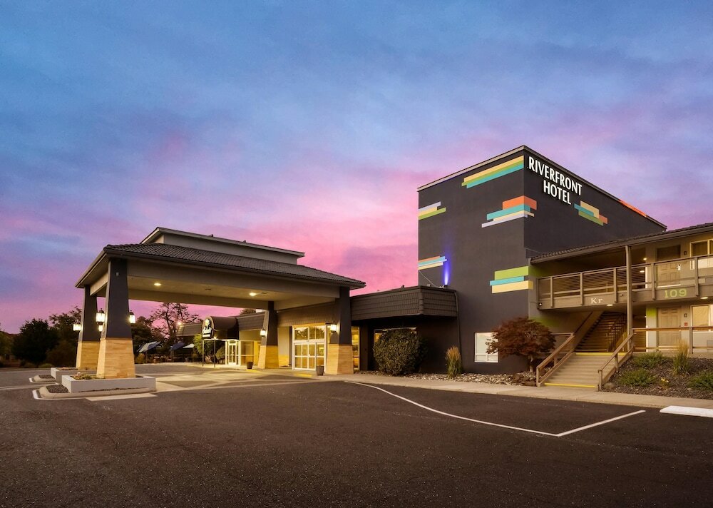 Фото Riverfront Hotel, SureStay Collection by Best Western