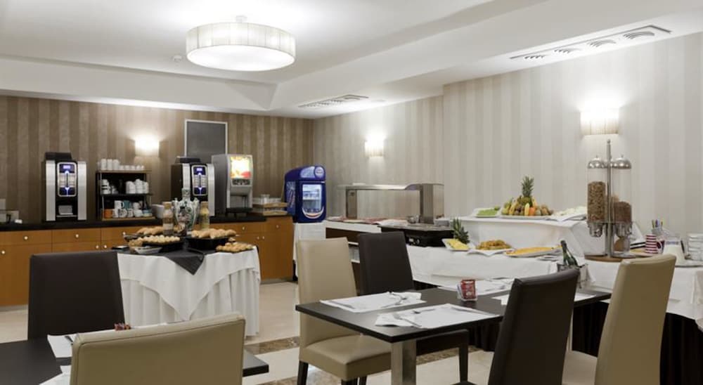 Фото Hotel Reina Cristina