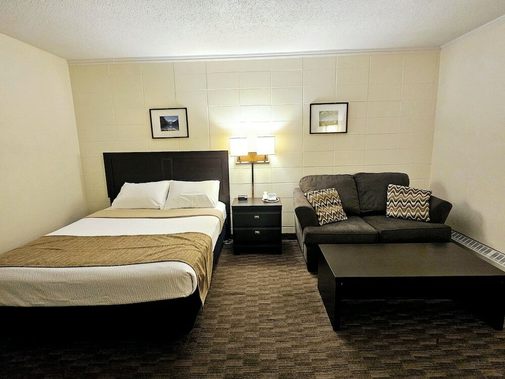 Фото Canadian Motor Inn