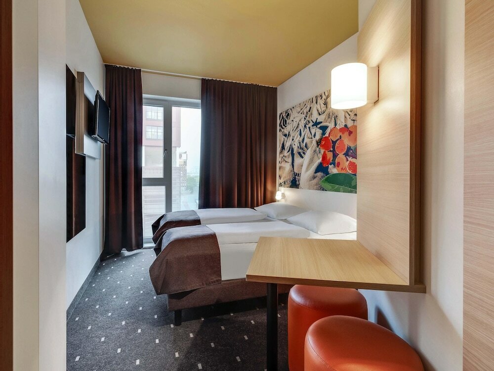 Фото B&b Hotel Bremen-Überseestadt