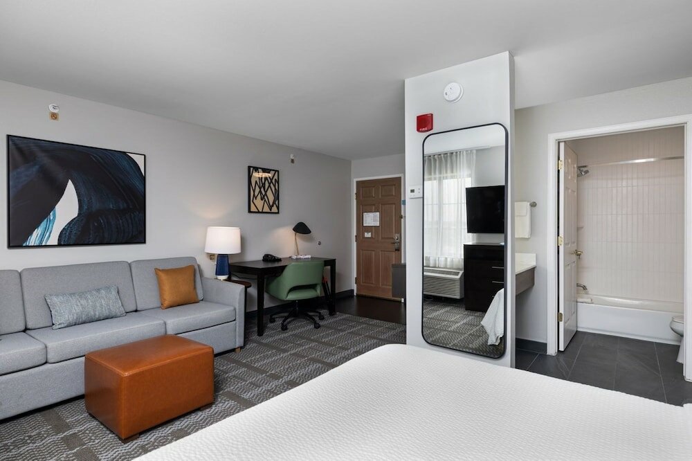 Фото Staybridge Suites Madison East, an Ihg Hotel