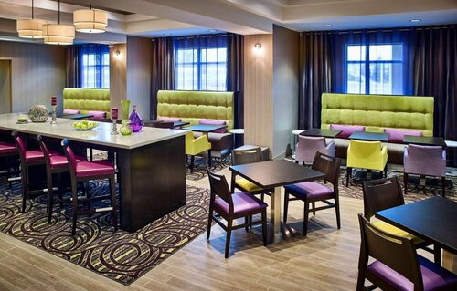 Гостиница Hampton Inn by Hilton Sarnia/Point Edward в Сарнии