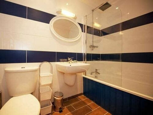 Гостиница Mackays Guest House в Обане
