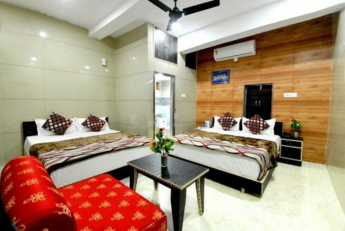 Goroomgo Royal Agrawal Palace Agra