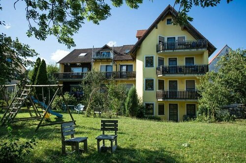 Гостиница Hotel Reiterhof Altmühlsee в Гунценхаузене