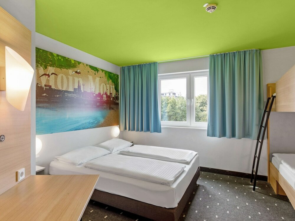 Фото B&b Hotel Hamburg-Wandsbek