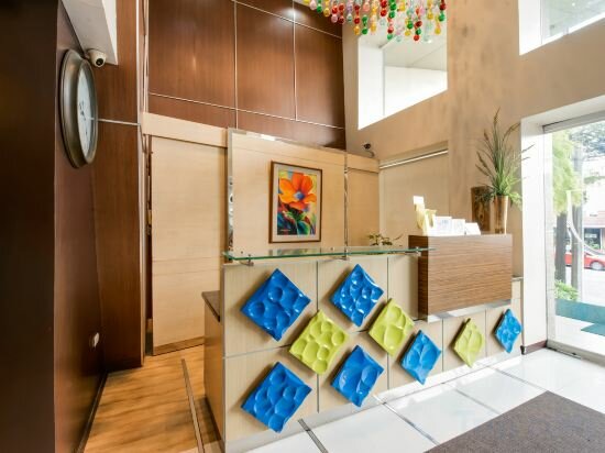 Фото Festive Hotel