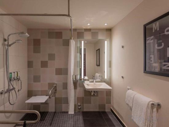 Фото Hampton by Hilton Vienna City West