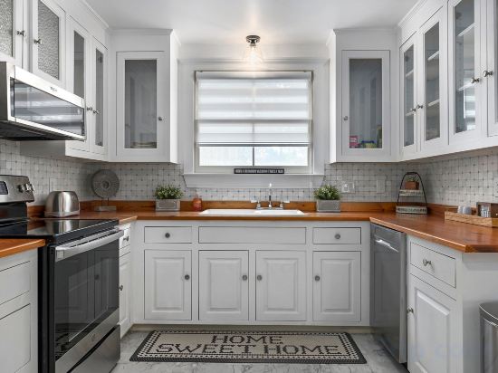 Фото Stunning Retreat Hot Tub Fire Pit Family Grill Wifi