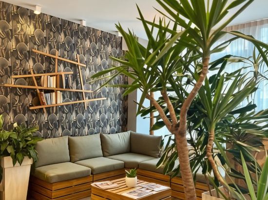 Фото Kyriad Paris 18 Porte de Clignancourt Montmartre