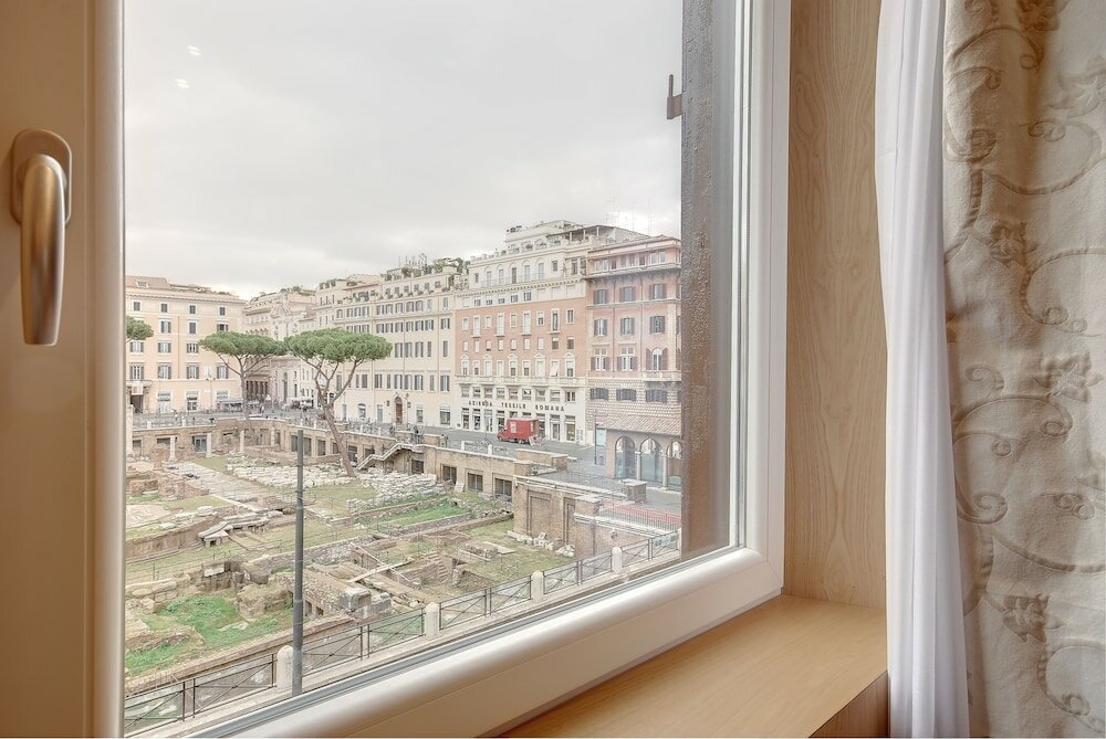 Фото Sun Suite Luxury Pantheon