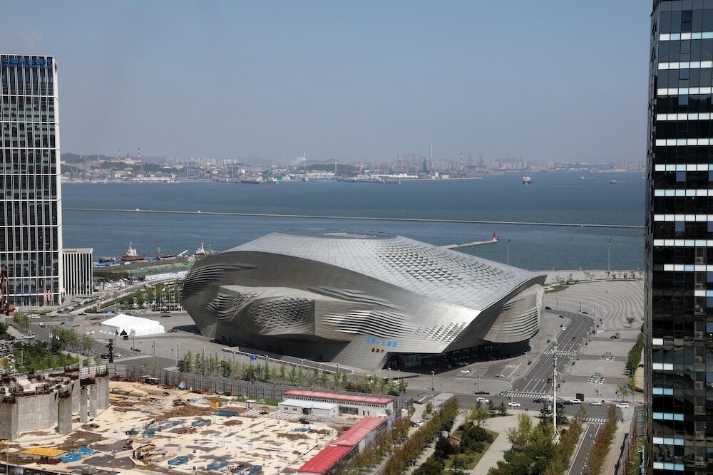 Фото Fraser Suites Dalian